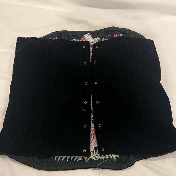Black Velvet Bustier Corset Top Strapless Floral Lace Embroidery  Curvy hem 1 Sz - Picture 3 of 12
